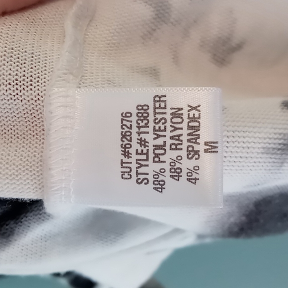 Very Pretty Tie-Dye Top - Picture 10 of 10